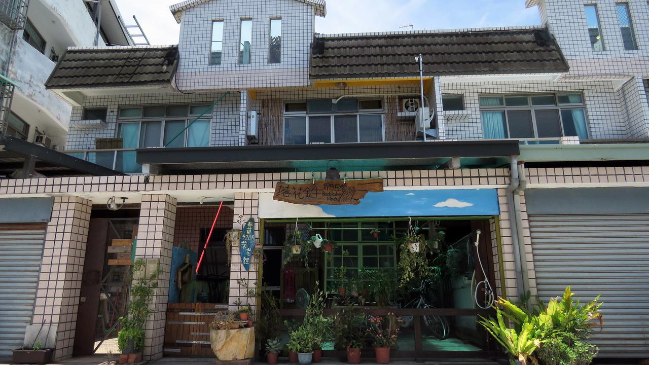 Dulan Groundnut Backpacker Hostel Donghe Exterior photo