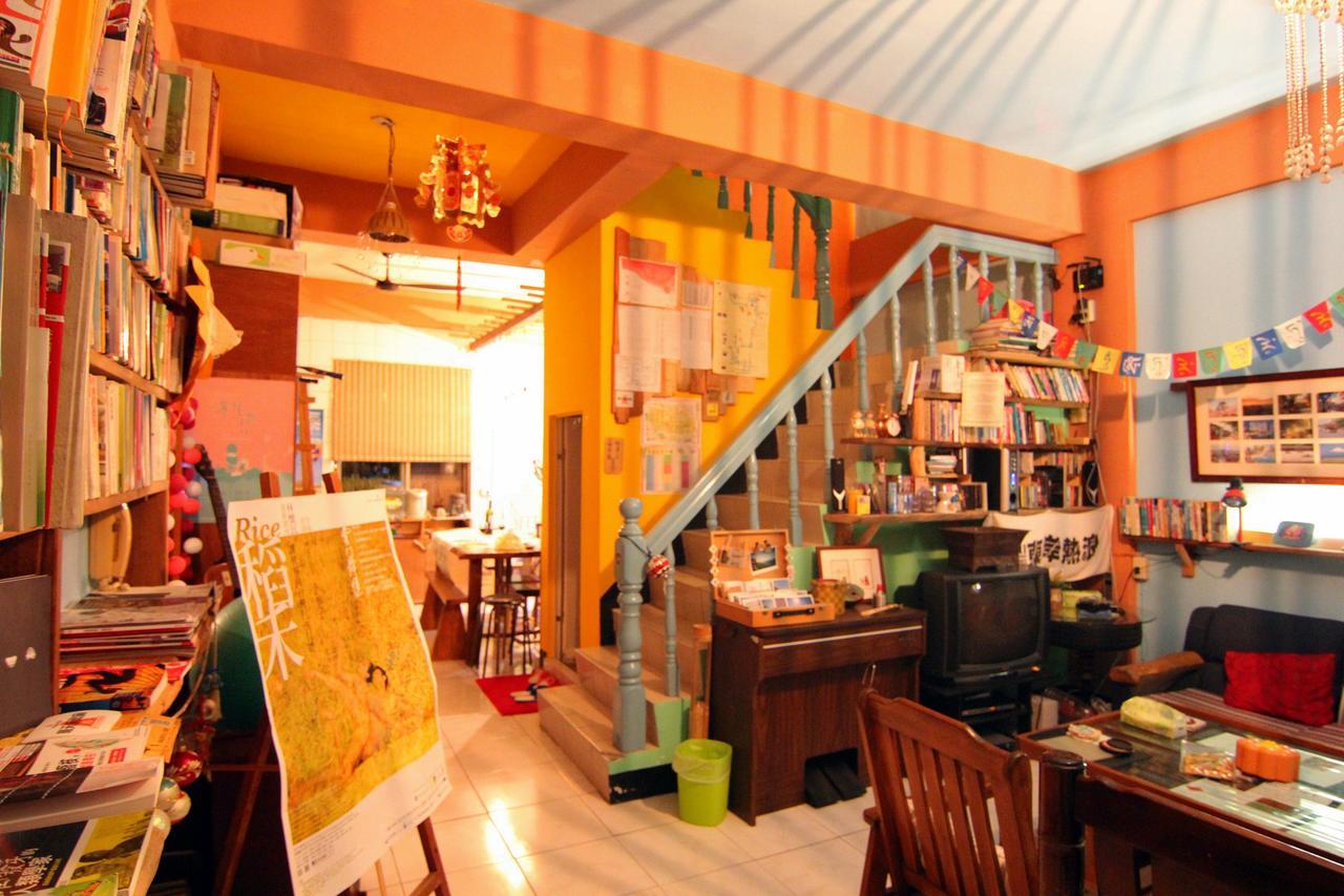 Dulan Groundnut Backpacker Hostel Donghe Exterior photo